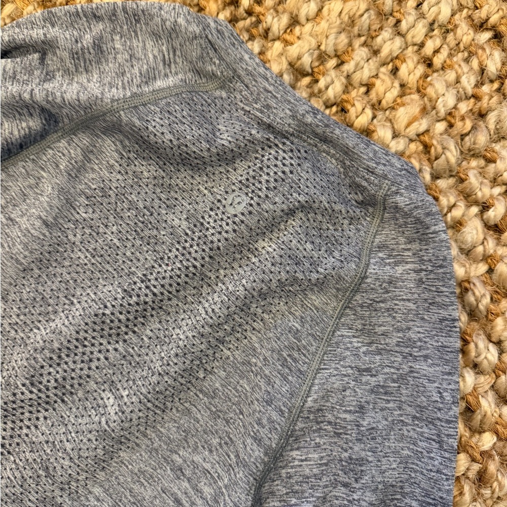 lululemon athletica Gray Seamless Long Sleeve Crew - Picture 4 of 4